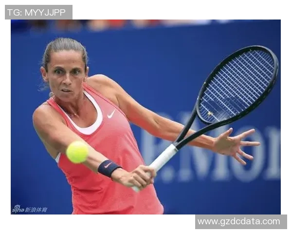 文奇与佩内塔的巅峰对决：网球场上的激情与荣耀之战